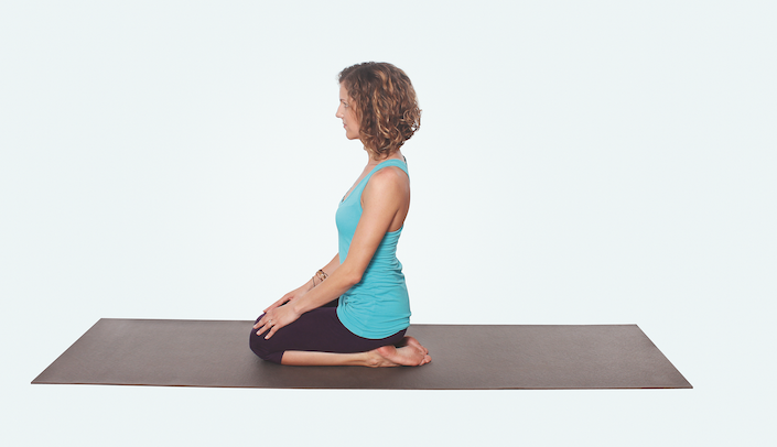 Yoga Übungen für Nacken und Schultern – Yoga Fersensitz Diamantsitz
